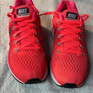 Nike Women's Zoom Pegasus 34 Sneakers - Bright Red
